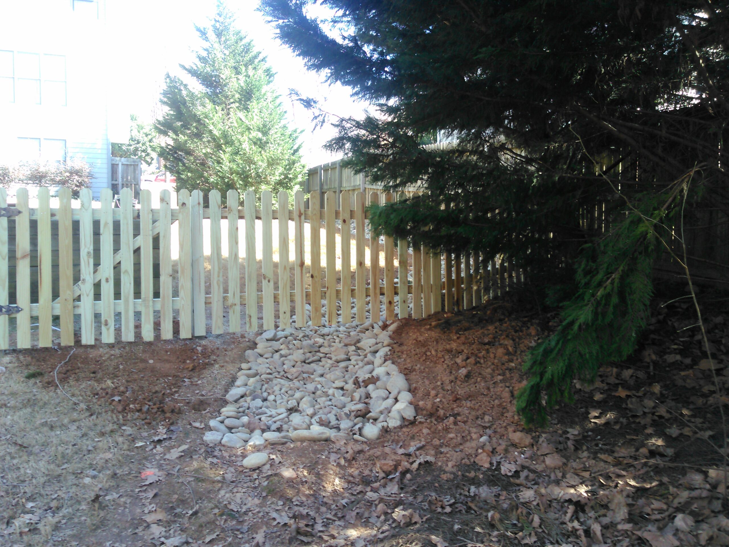 4ft spaced wood pressure treated pine picket fence Dacula Ga.